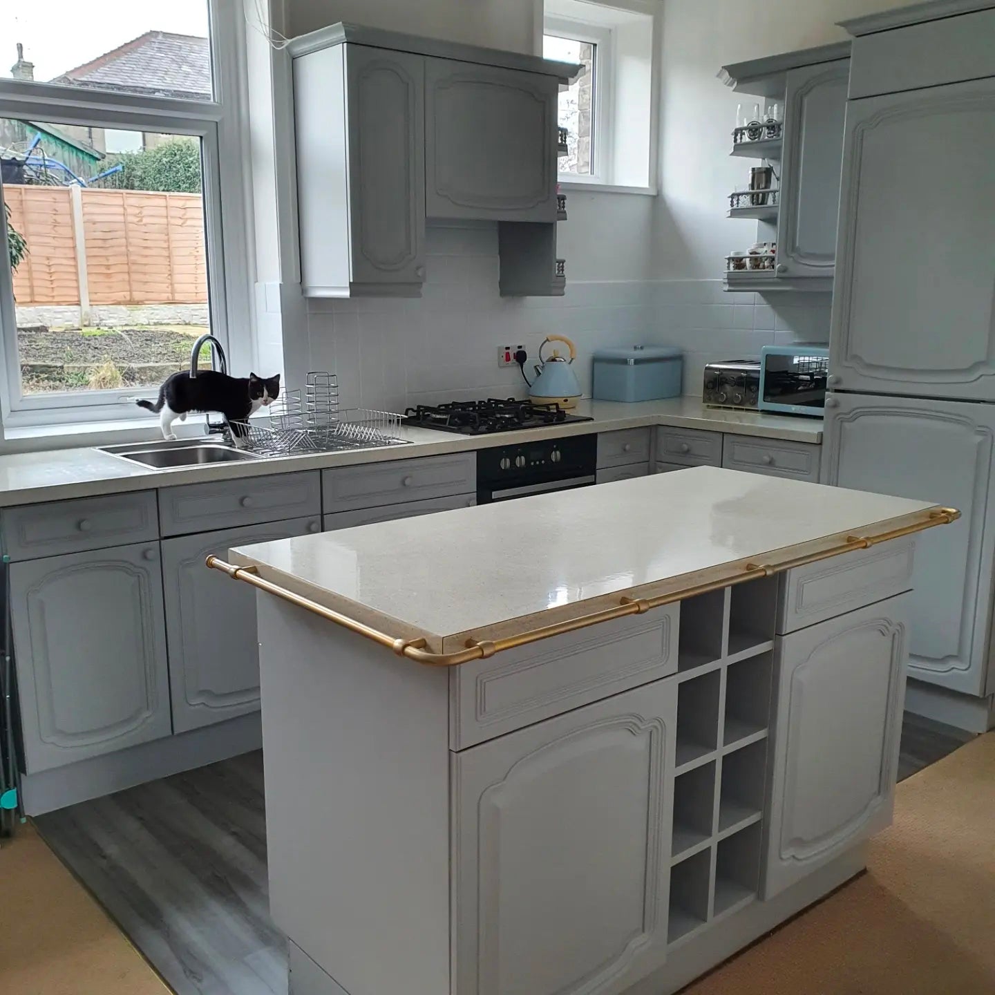 Kitchen Makeover with Dazzle Me! & Swanky Pants Paint