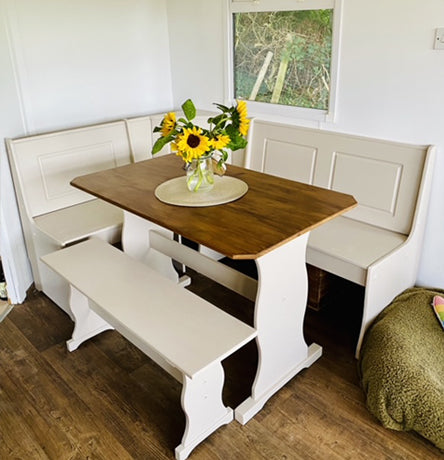 Pampas & Whitey White Table and Bench Makeover