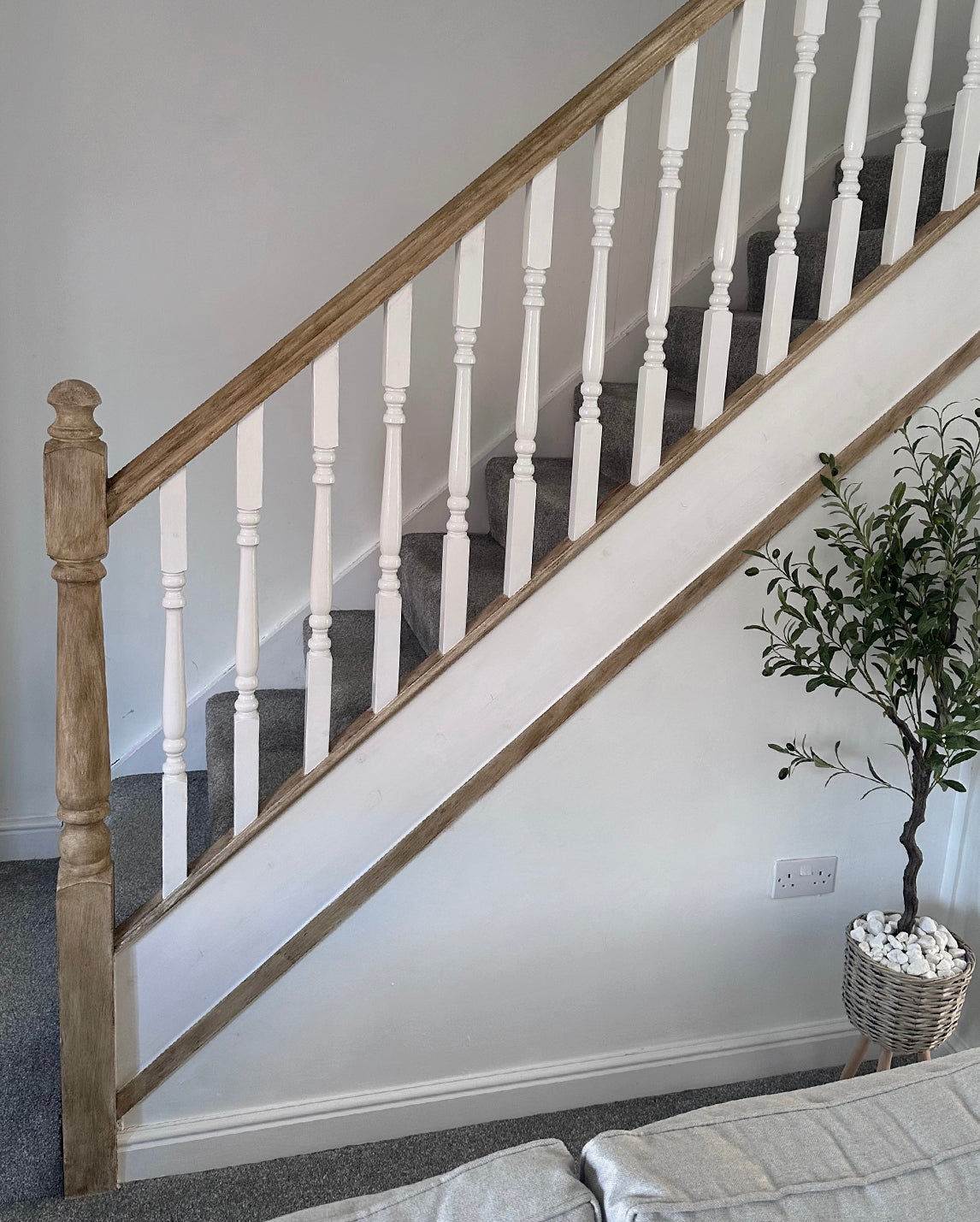 Elegant Crème de la Crème & Browning Wax Banister Makeover