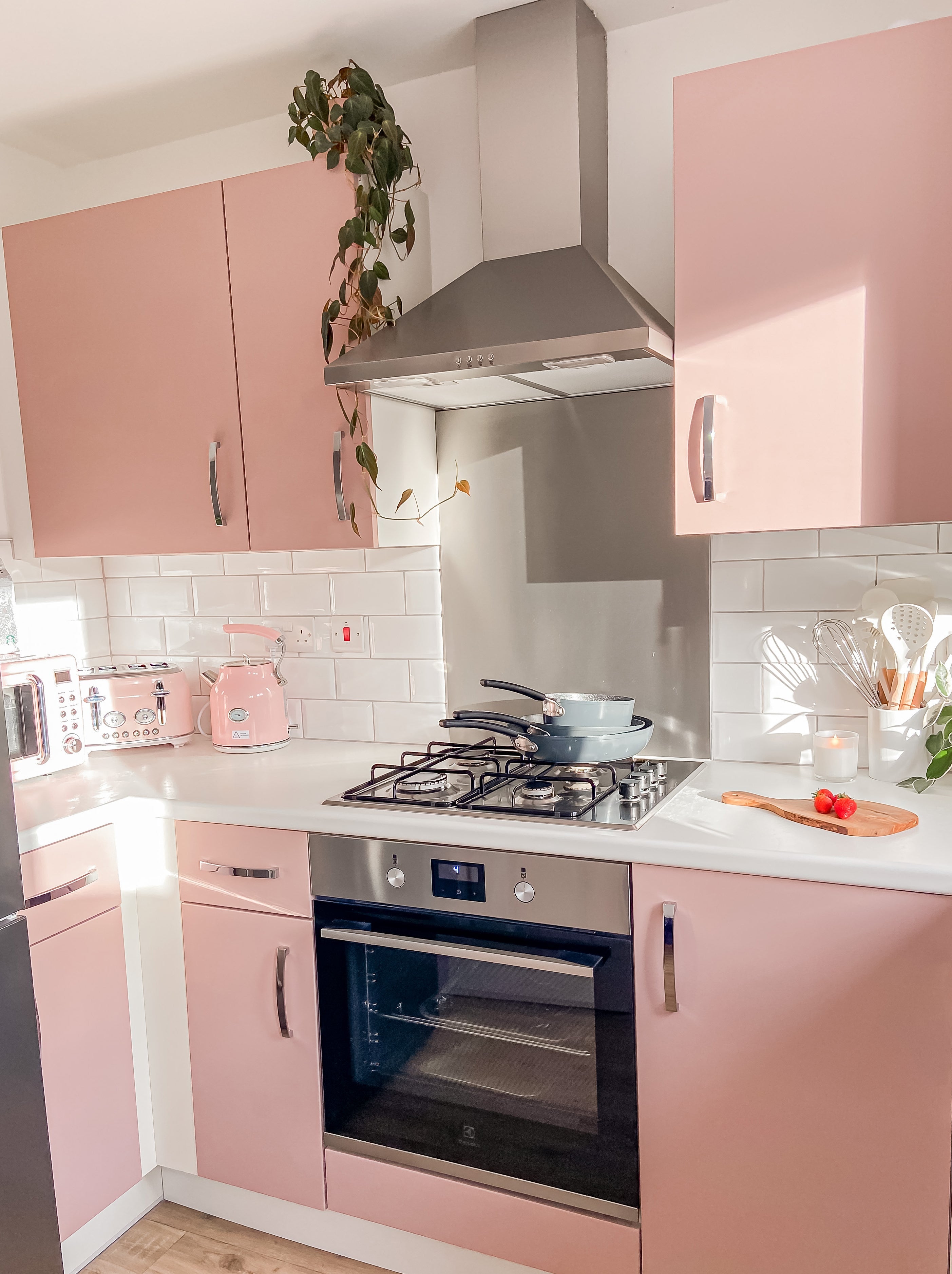 Dusky Blush Kitchen Upcycling Makeover