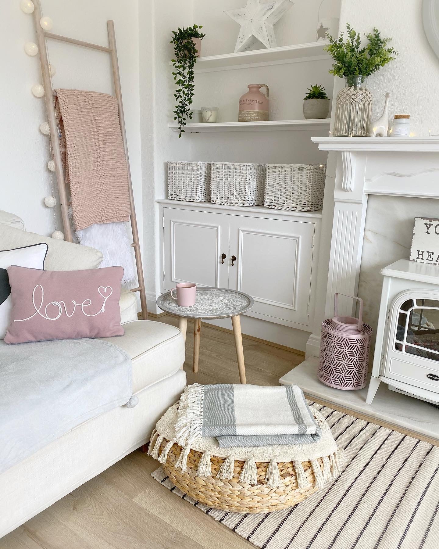 Whitey White & Dazzle Me! Living Room Makeover