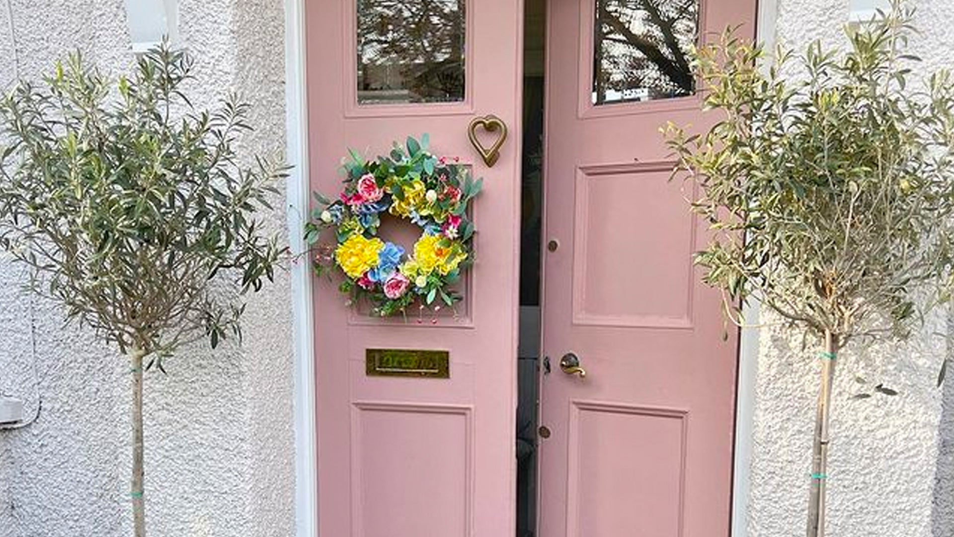 How to Paint a Wooden Front Door