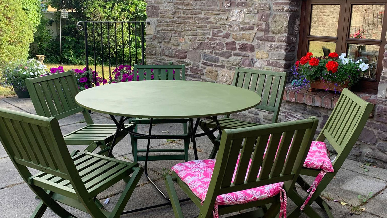 Can I Paint Wooden Garden Furniture?