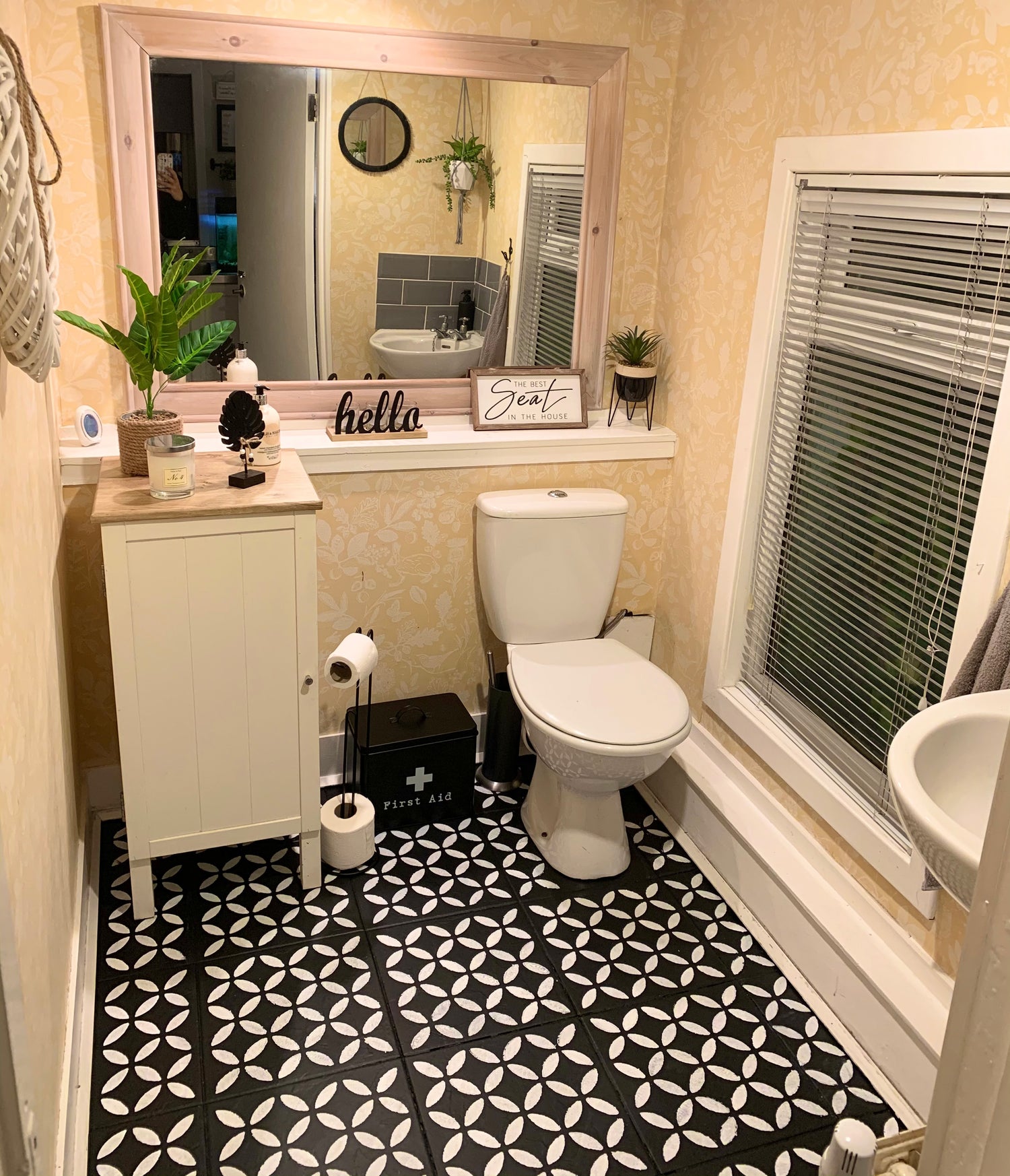 Blackjack Bathroom Upcycling Makeover