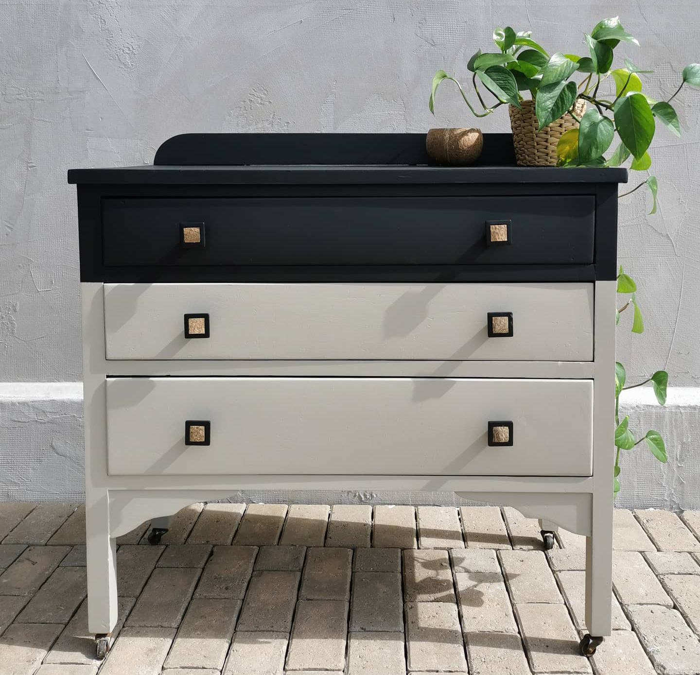Salt of the Earth Chest of Drawers Makeover