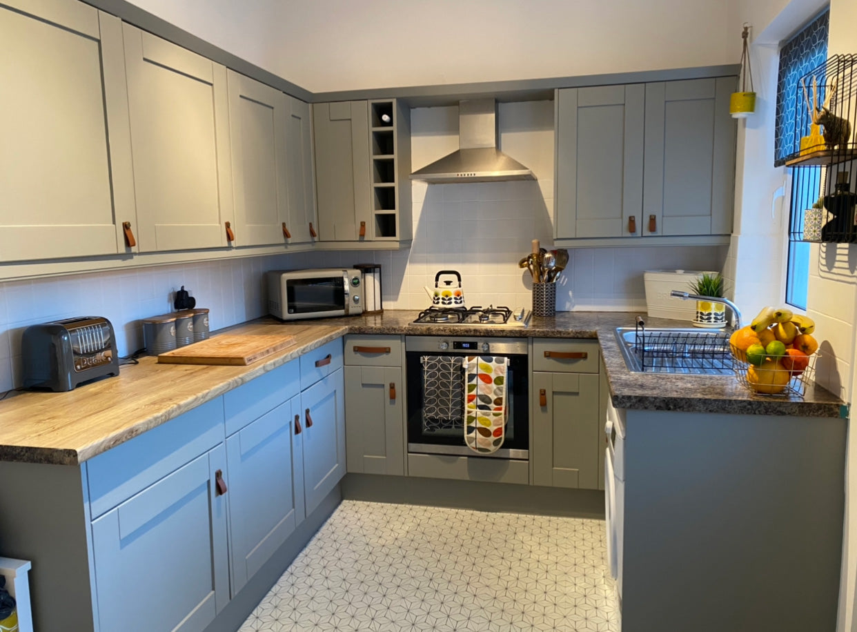 Painted kitchen cabinets with Frenchic chalk paint